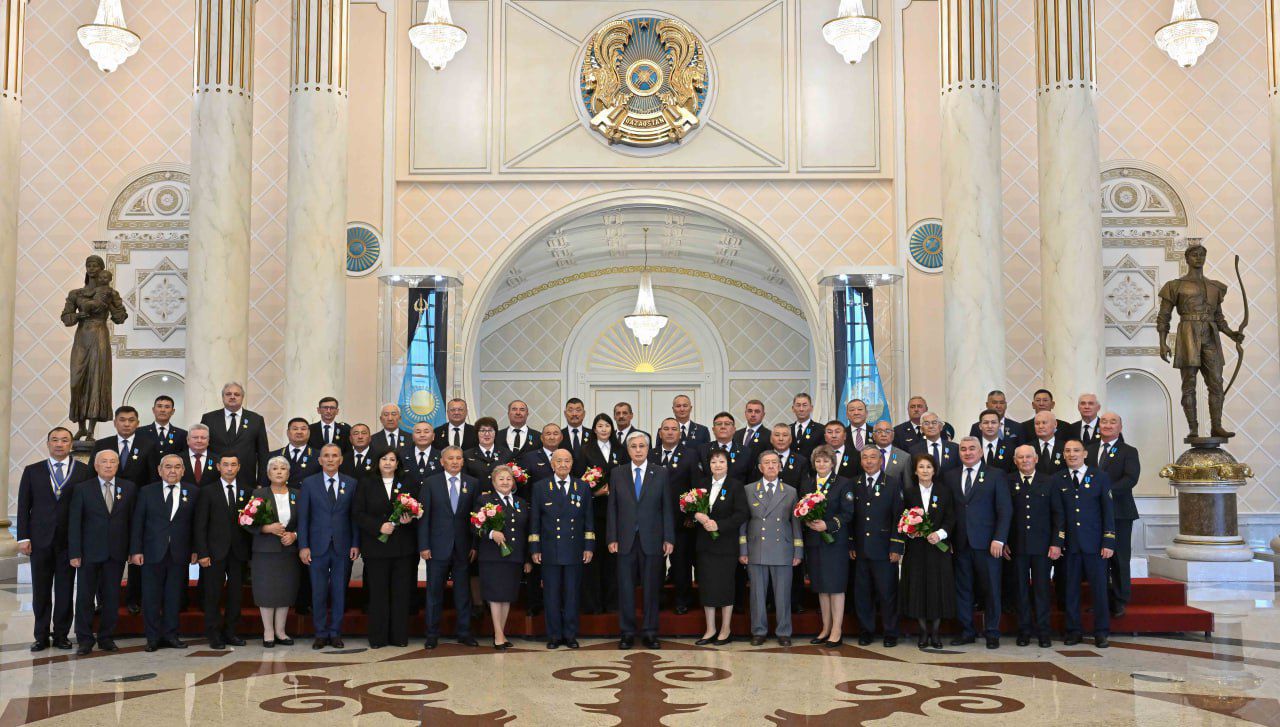 Мұғаліммен бірге порно ВК Үлкен сиқырлы порно